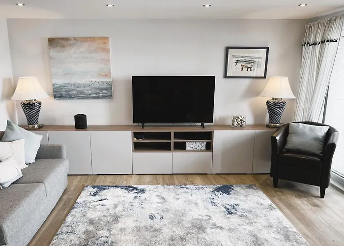 25 Breakwaters - Pet Friendly